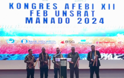 The Head of the Development Economics Department participated in the 12th AFEBI Congress in Manado, accompanying the Dean and Vice Dean of the Faculty of Economics and Business, University of Bengkulu.